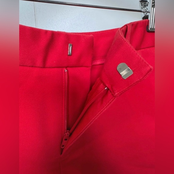 Forever 21 Red High-Waisted Shorts Size Medium - Picture 3 of 5